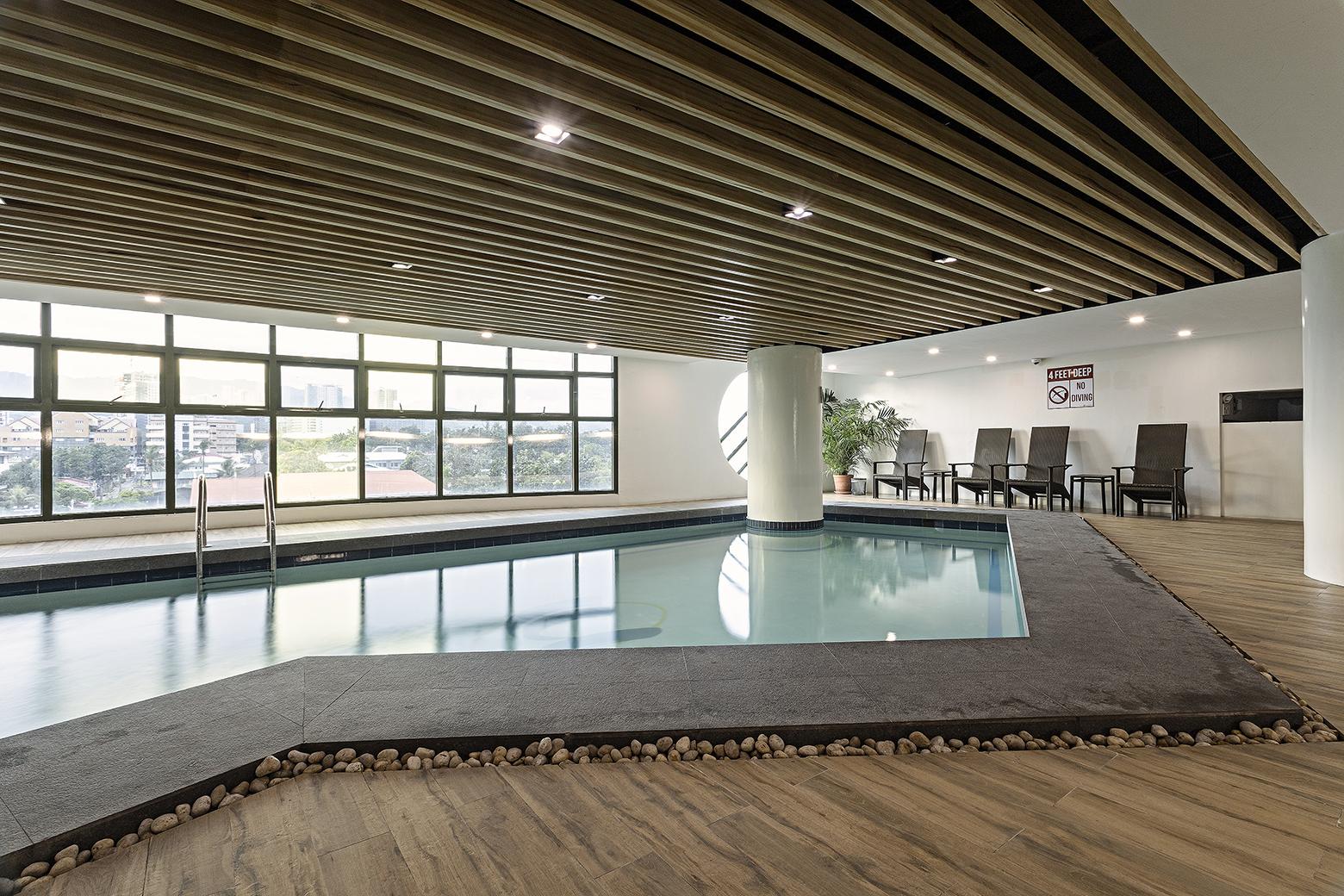 Sarrosa International And Residential Hotel