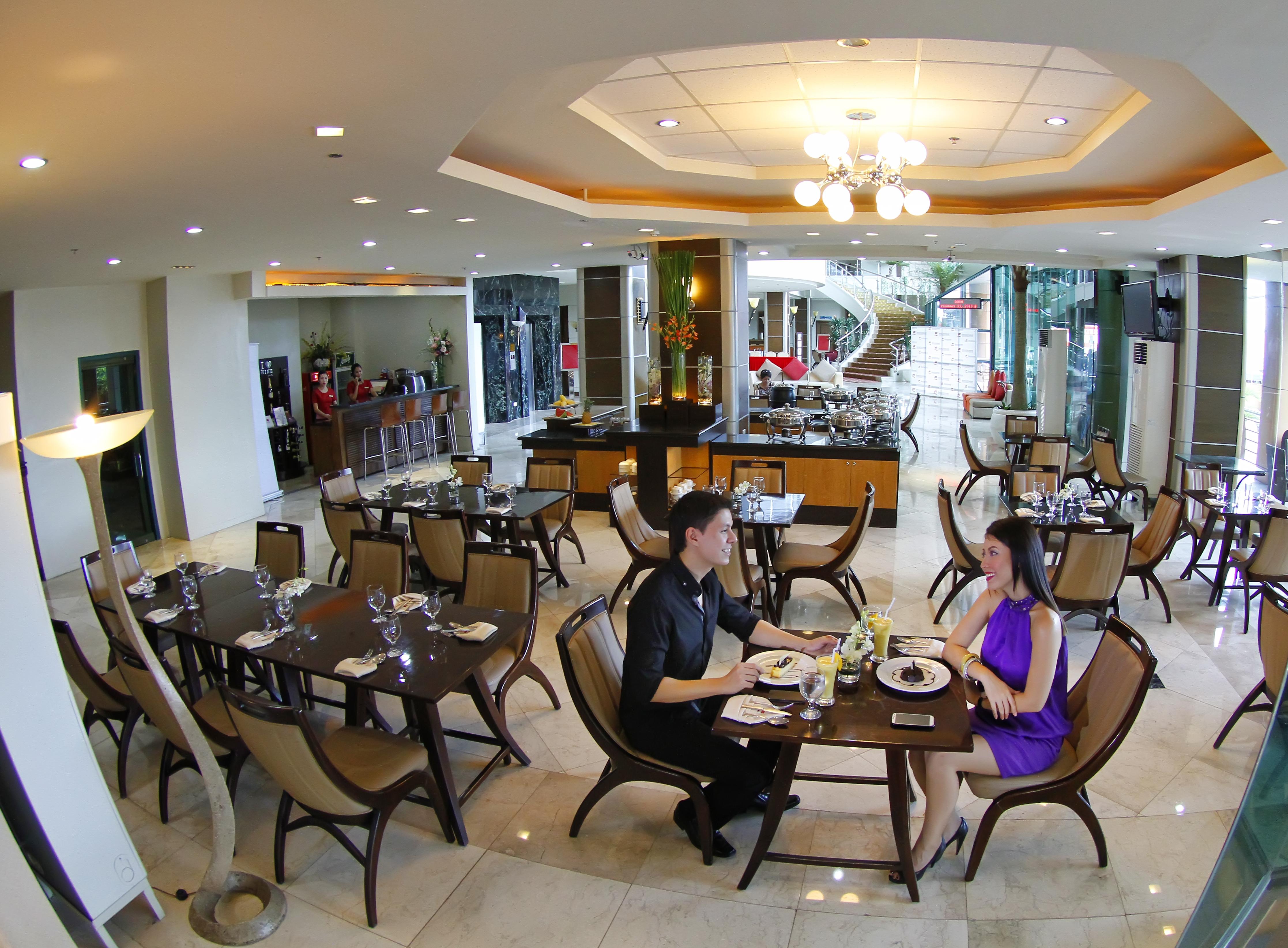 Hotel Sarrosa International And Residential