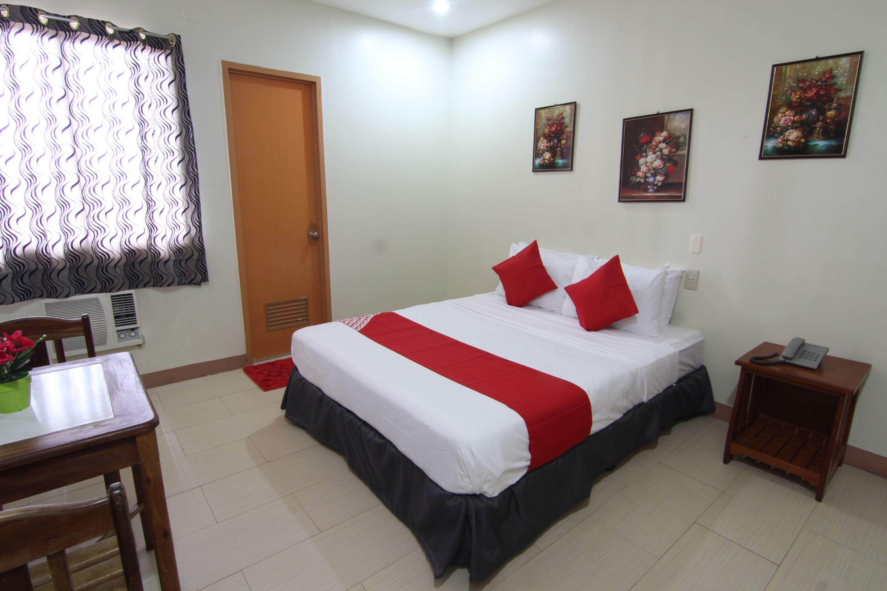 Hotel Oyo 130 Jy Crown Palace