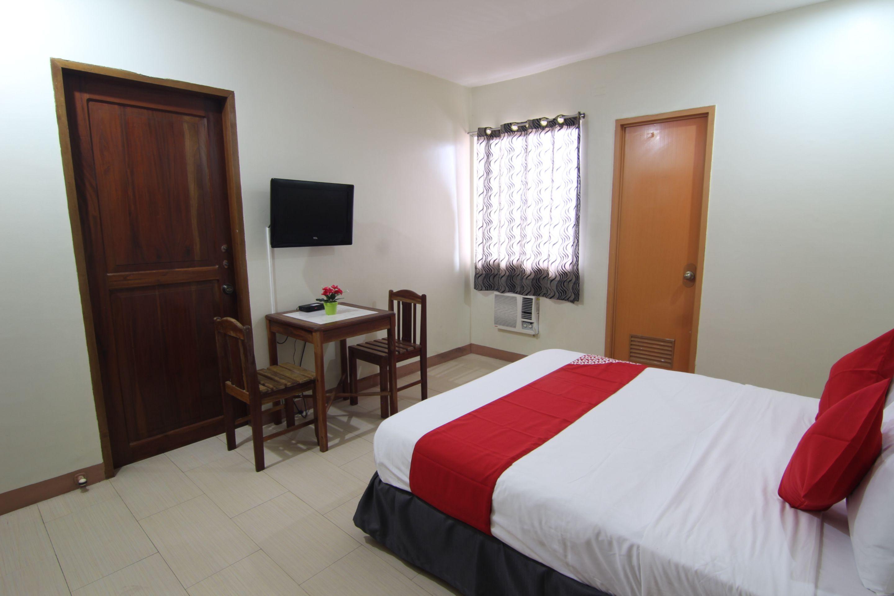 Oyo 130 Jy Crown Palace Hotel Cebu