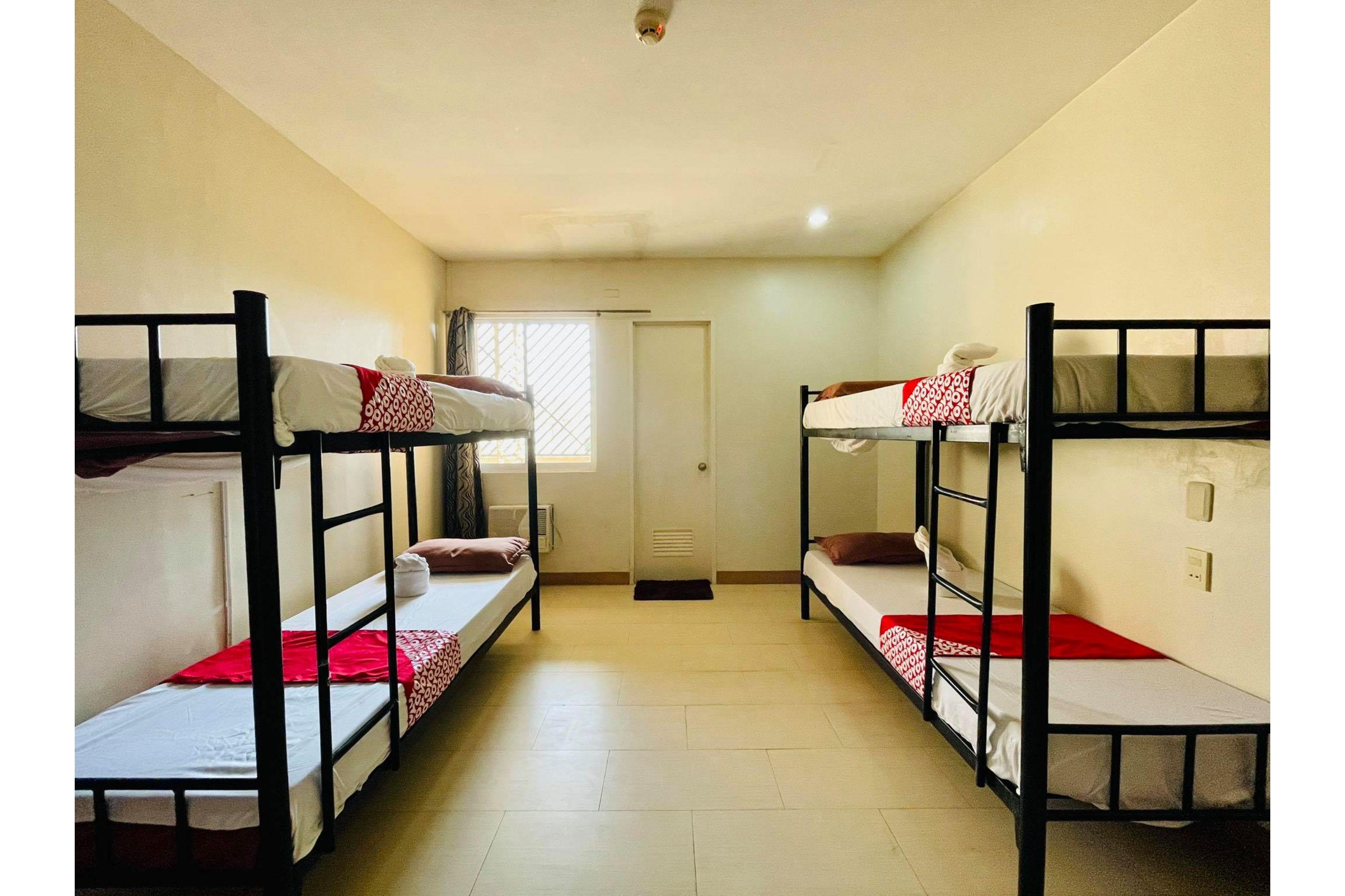 Oyo 130 Jy Crown Palace 3* Cebu