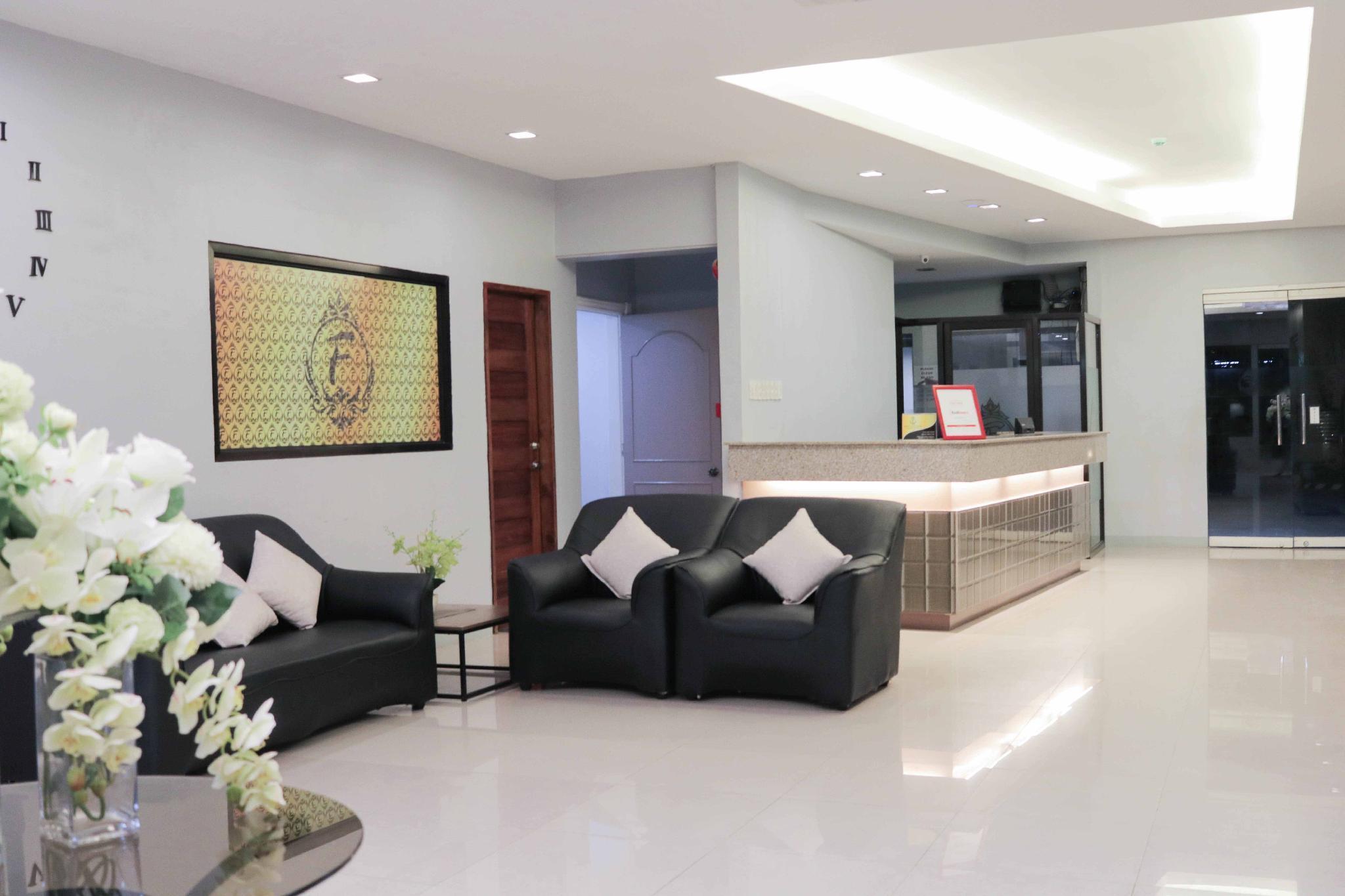 Reddoorz Premium @ Wireless Cebu Hotel 4*
