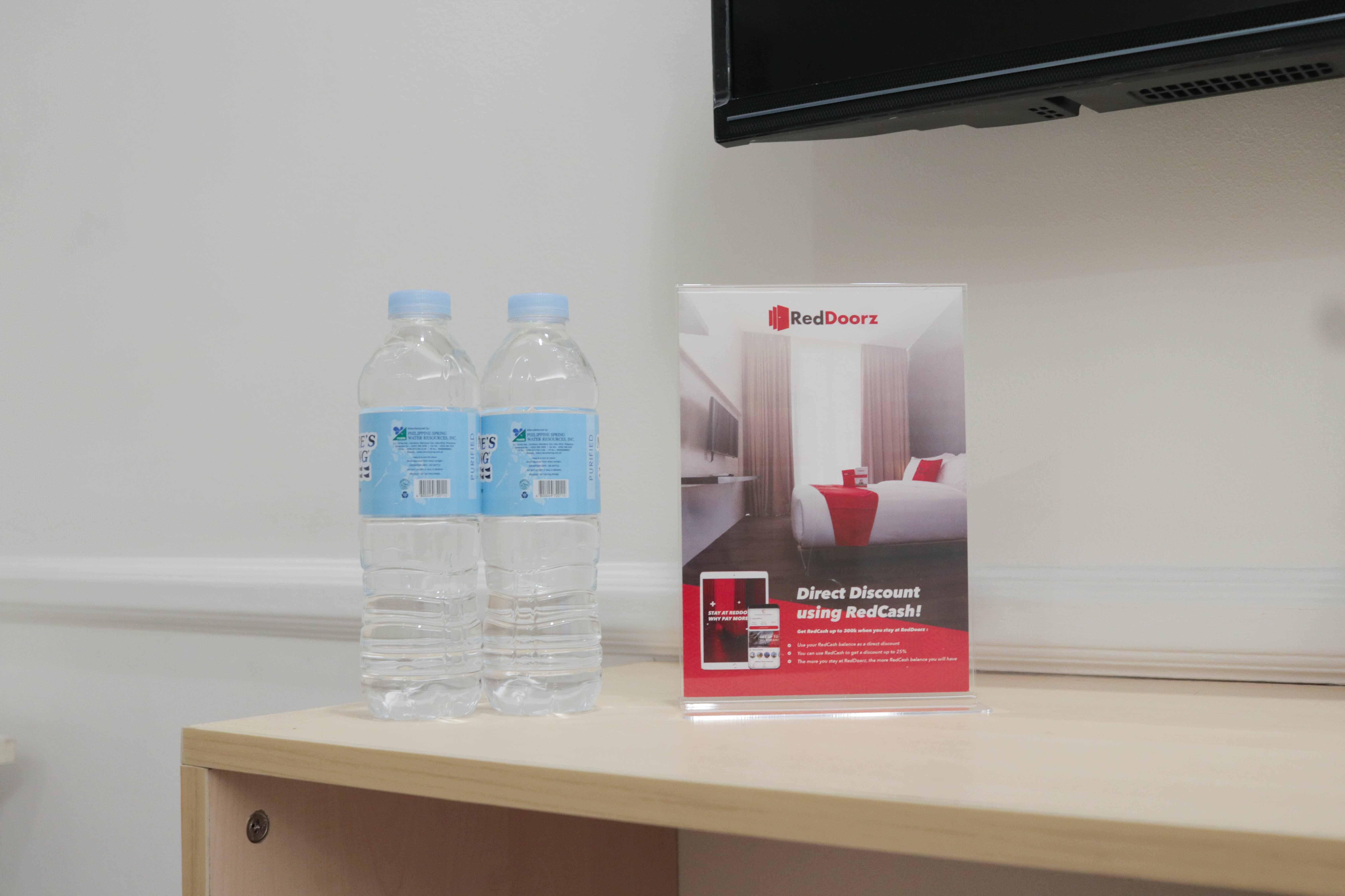 Reddoorz Premium @ Wireless Cebu Hotel Mandaue City
