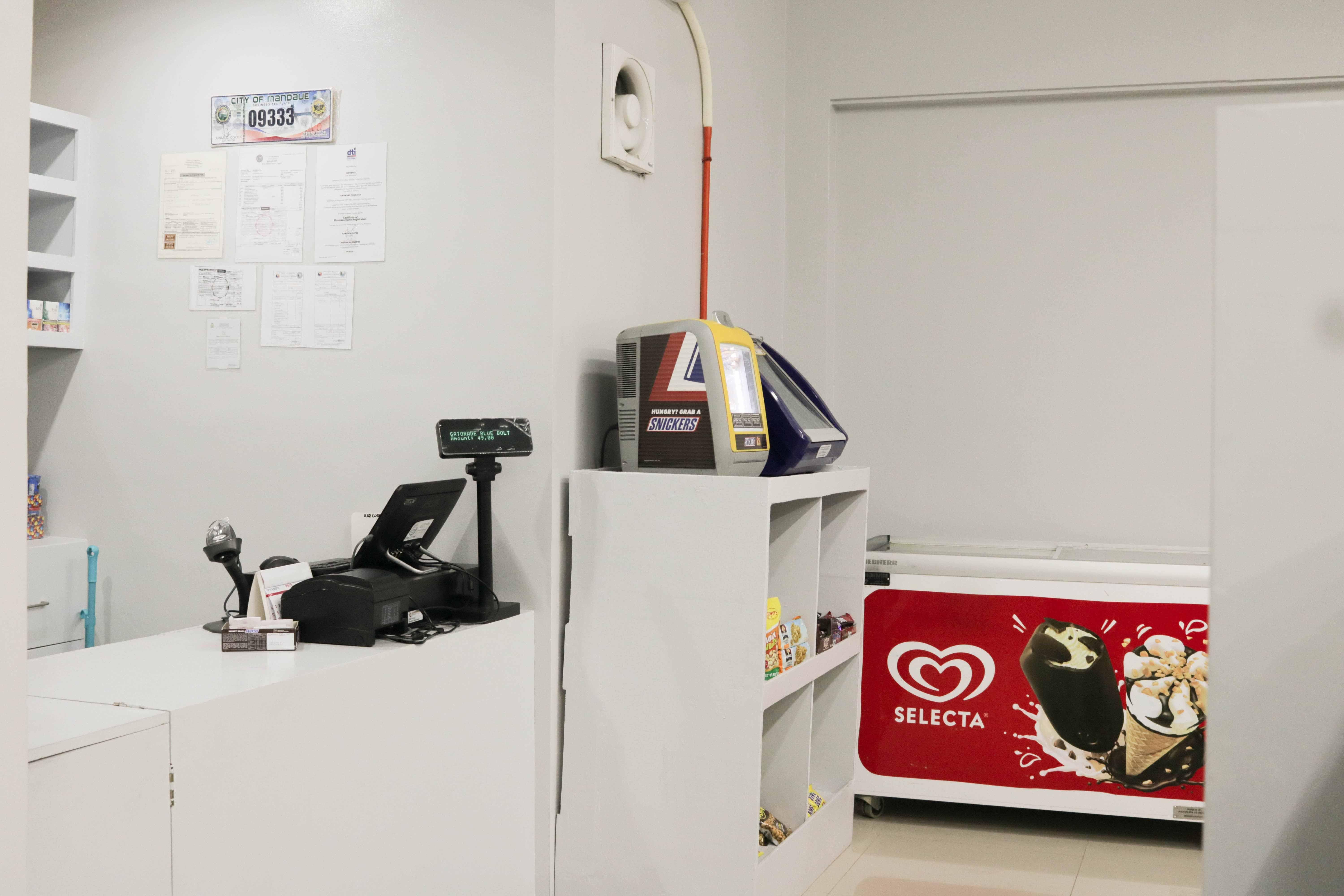 Reddoorz Premium @ Wireless Cebu Hotel 4*