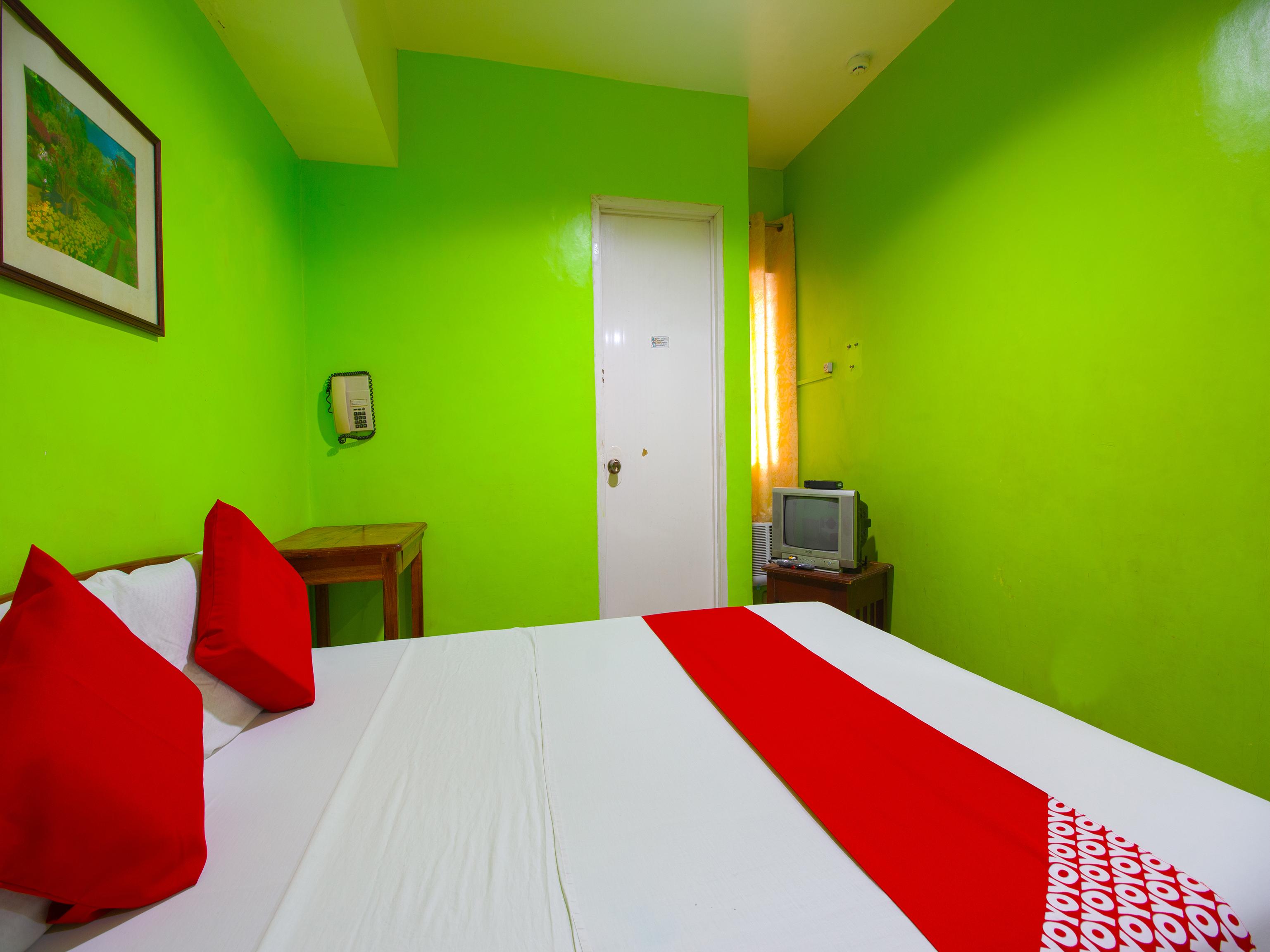 Oyo 677 Roseate Hotel 3*