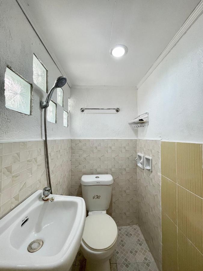 Oyo 899 Merie Diz Sunrise Hotel 2*
