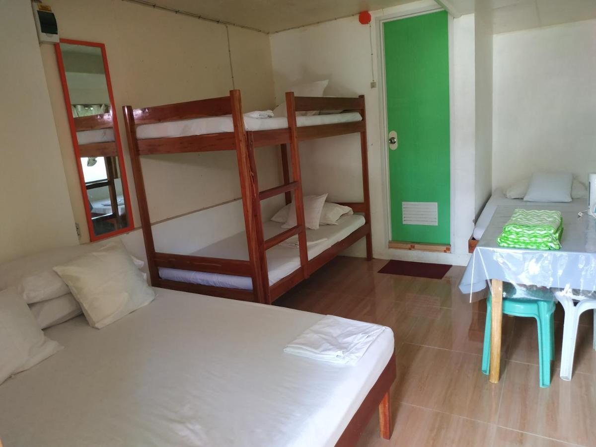 Emoks Guest house Moalboal