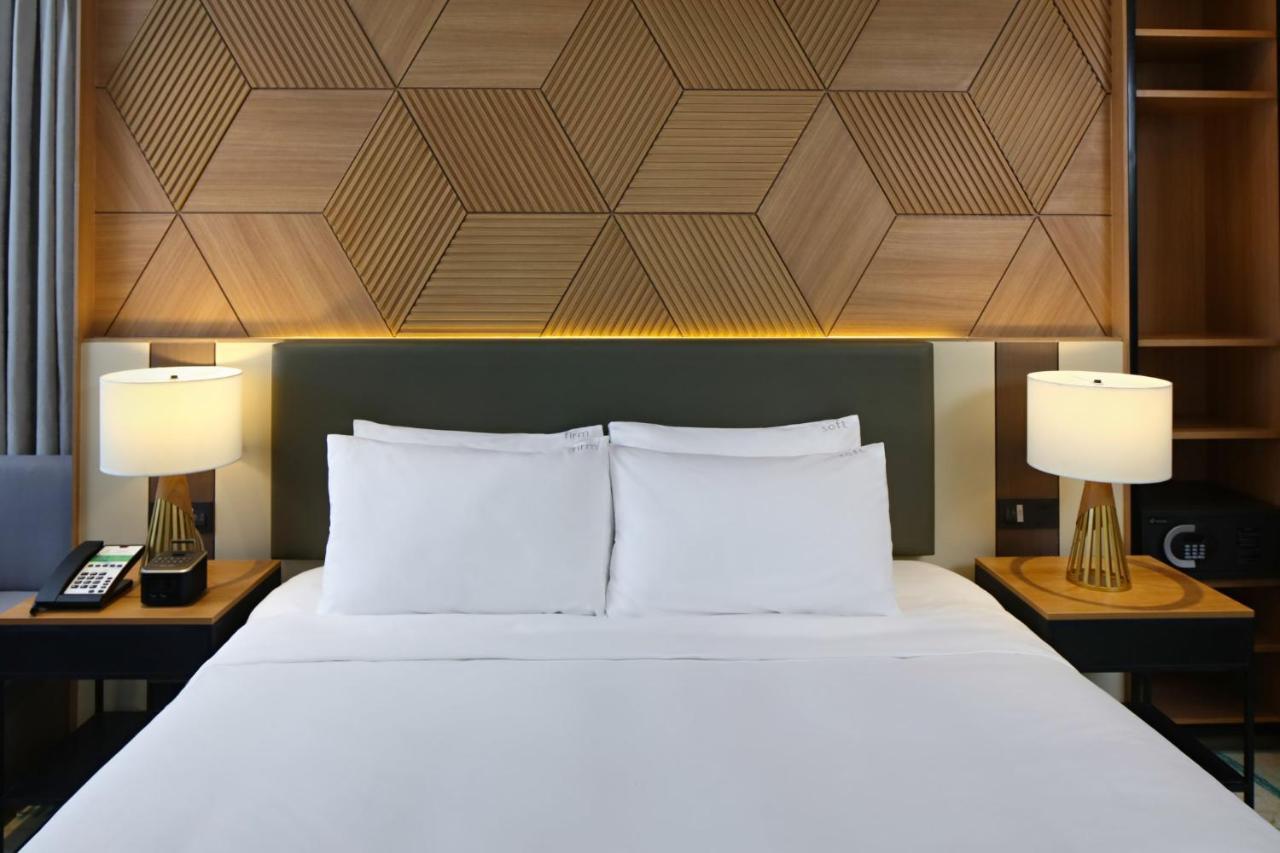 Hotel By Ihg