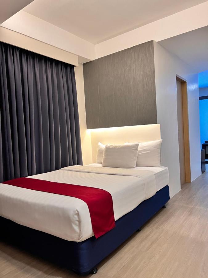Sarrosa International And Residential 3* Cebu