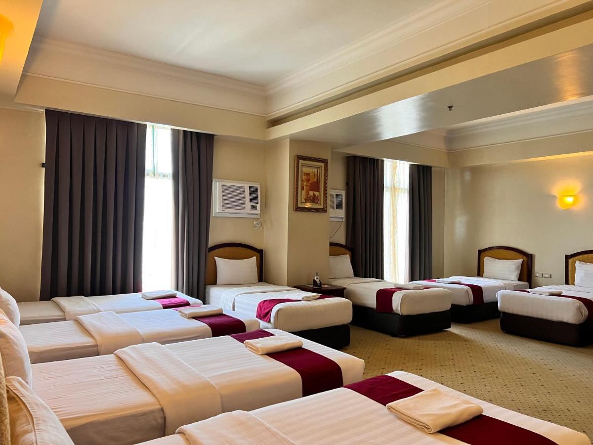 Hotel Sarrosa International And Residential 3*