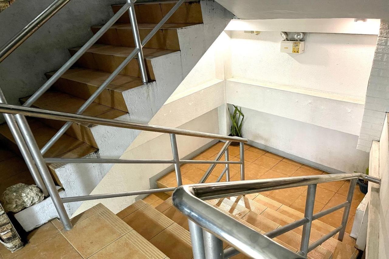 Hotel Oyo 910 Sabaidee 2*