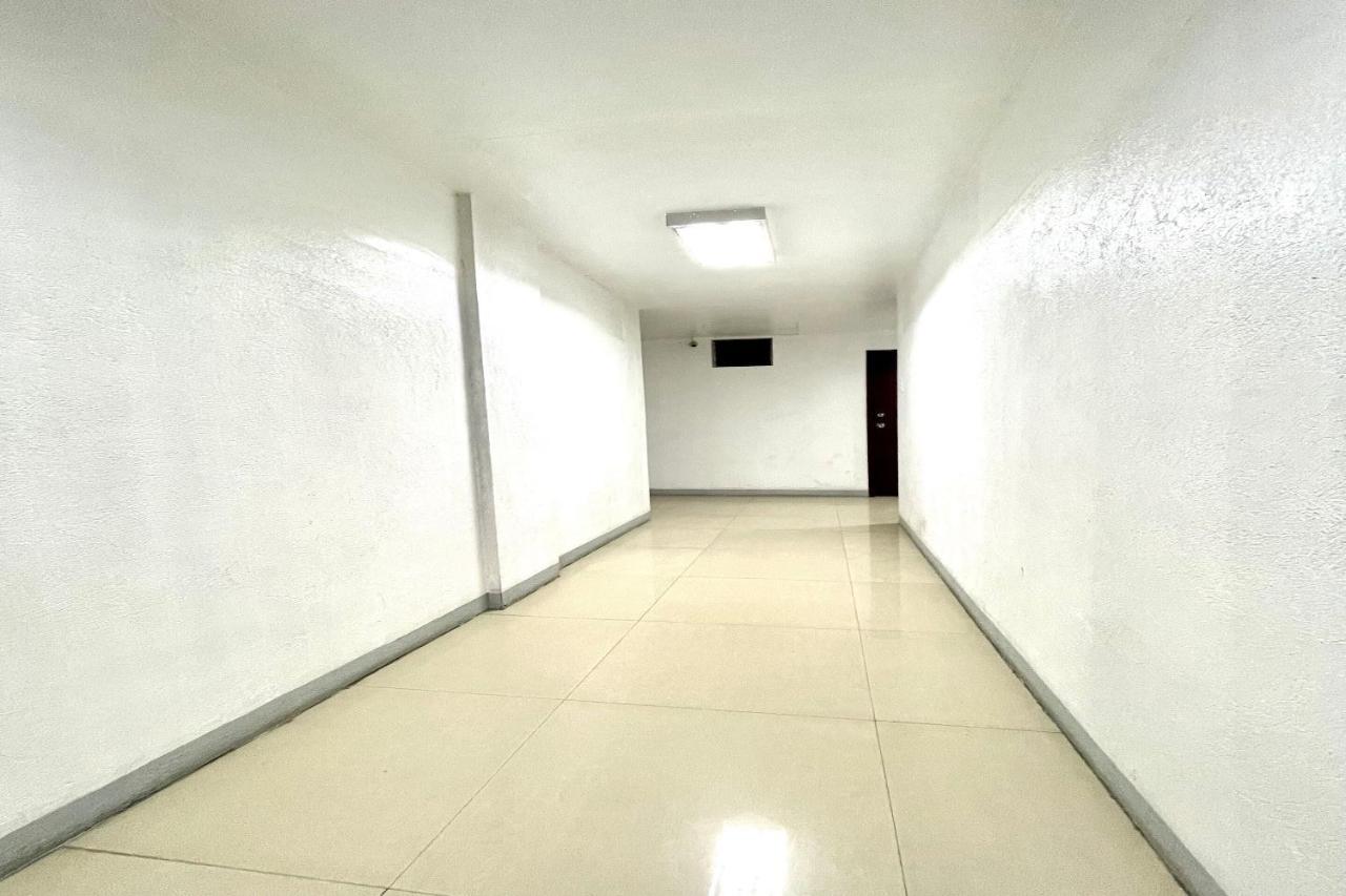 Hotel Oyo 910 Sabaidee 2*