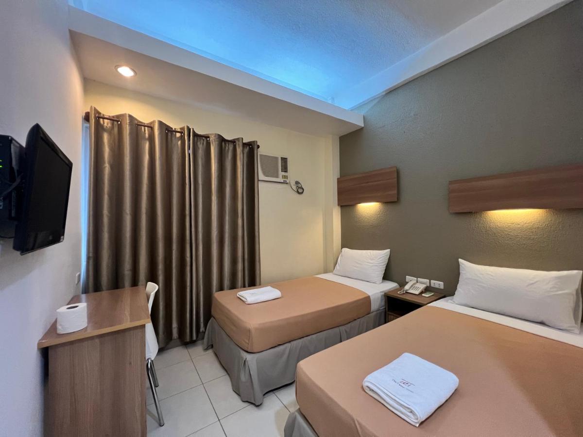Hotel Center Suites 3*
