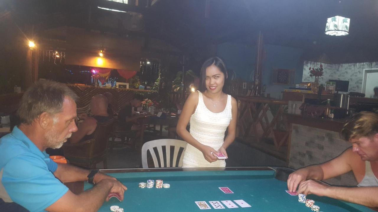 The Shark's Tail Dive Center 3* Daanbantayan