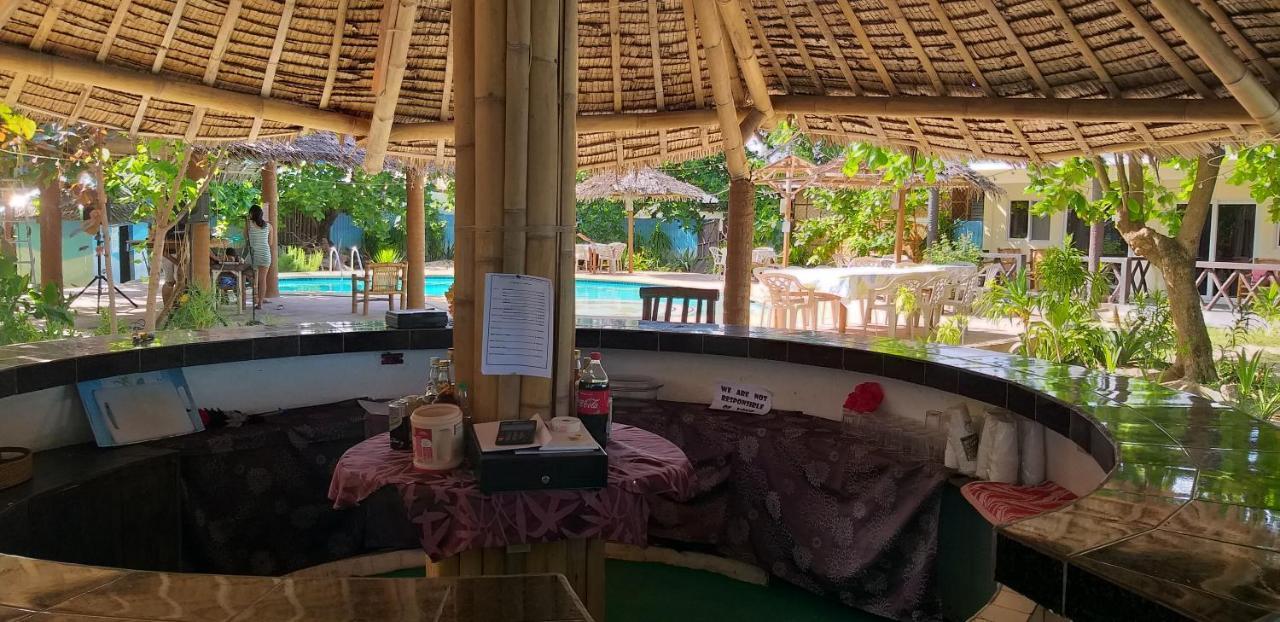 Resort The Shark's Tail Dive Center 3*