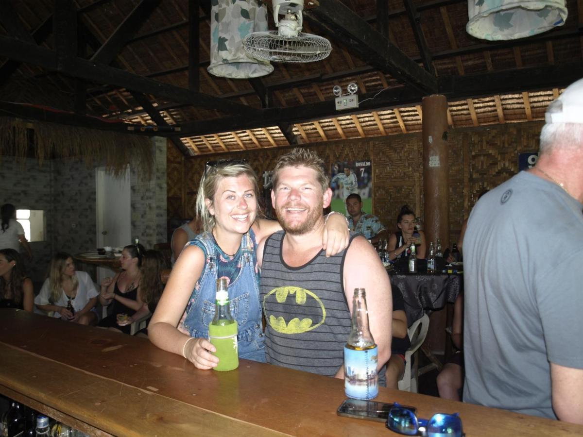 Resort The Shark's Tail Dive Center