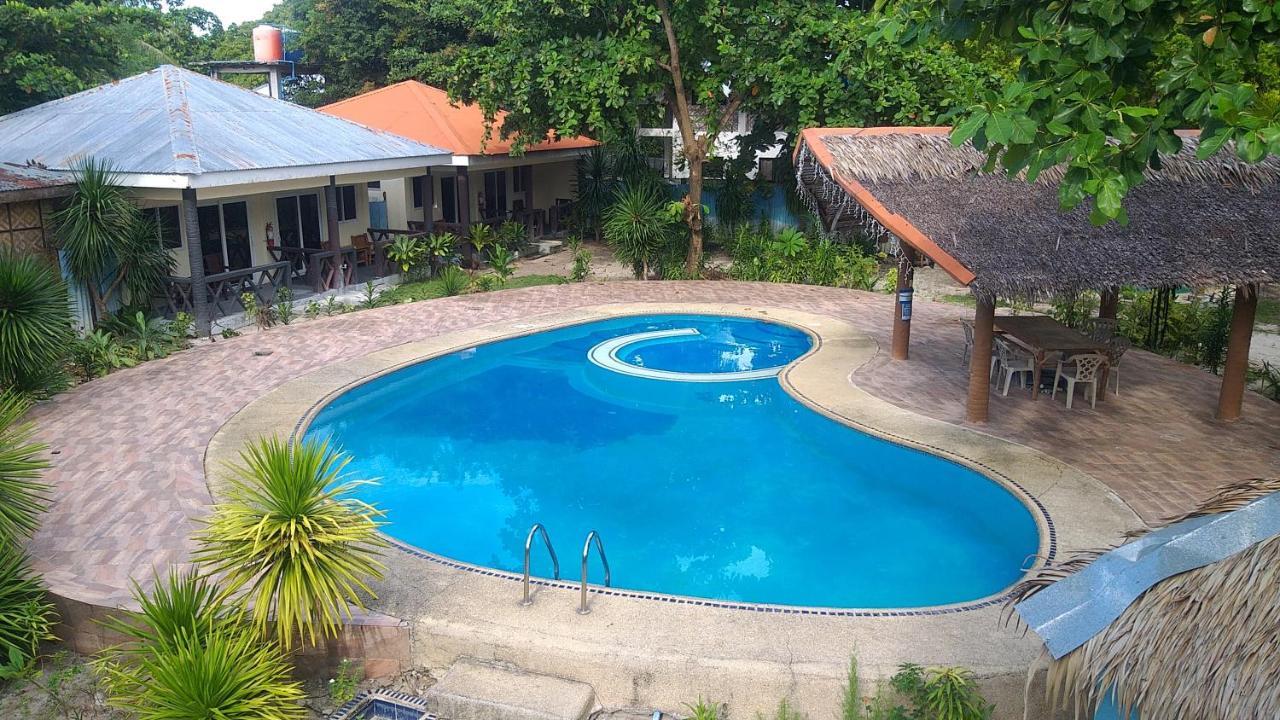 The Shark's Tail Dive Center 3* Daanbantayan