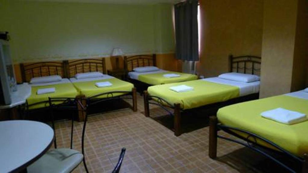 The Mayflower 2* Cebu