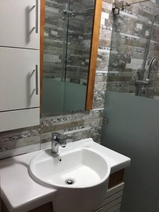Apartamento 3 Bedrooms 2 Bathrooms Fully Furnished Unit Near Beach *
