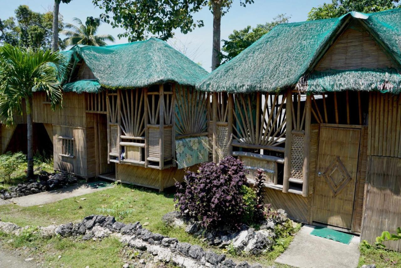 Nirvana & Dive Centre - 3* Moalboal