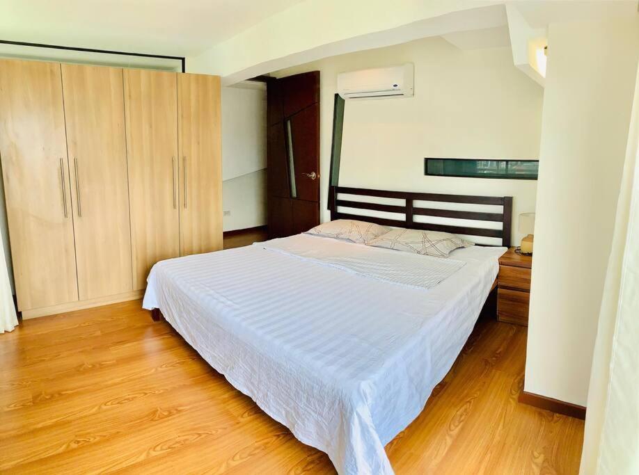 Spacious And Cozy 2-br In Apartment