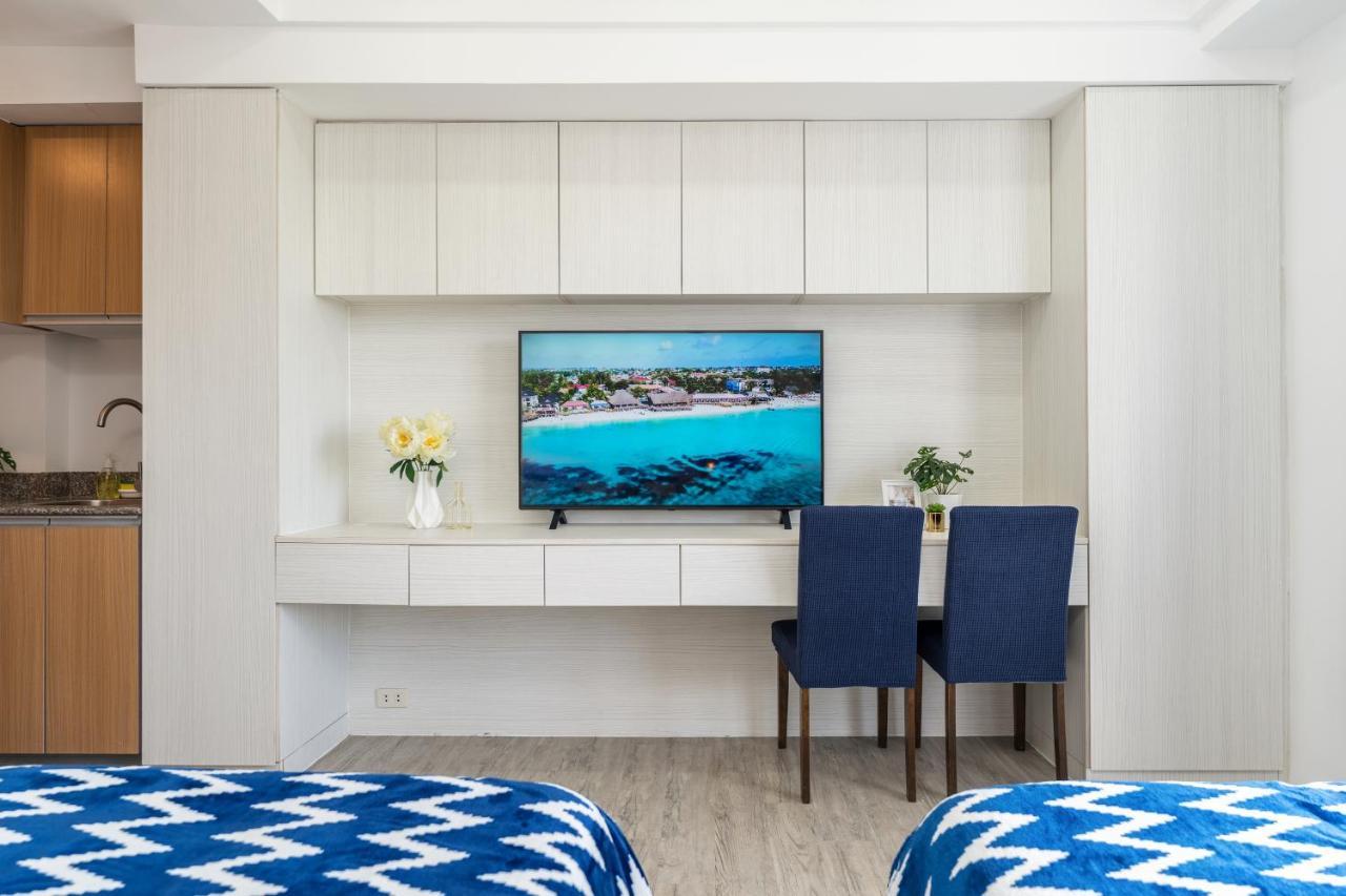 Apartamento 732 Express Condotel, 3 Minutes To Airport, With Gym & Pool Fast Wi-fi, Free Netflix *