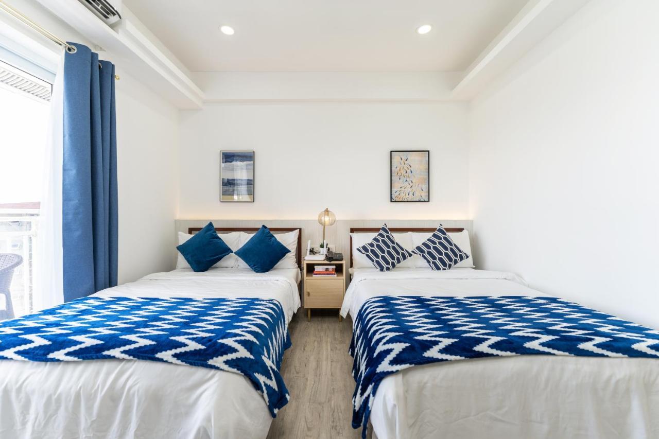 732 Express Condotel, 3 Minutes To Airport, With Gym & Pool Fast Wi-fi, Free Netflix