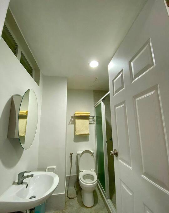 The Nearest From Mactanairport With Disney+ Apartamento