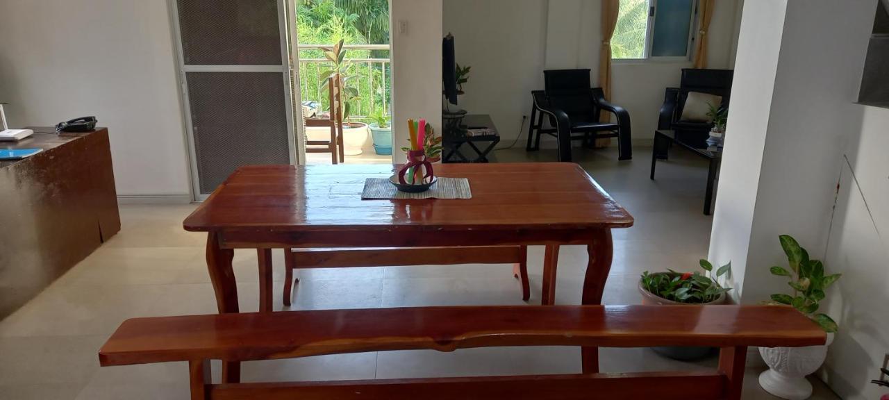 Soul Travellers Dagatan Castle Guest house Badian