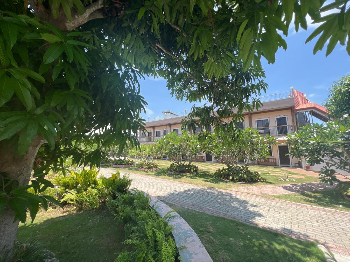 La Plumerias Resort Moalboal