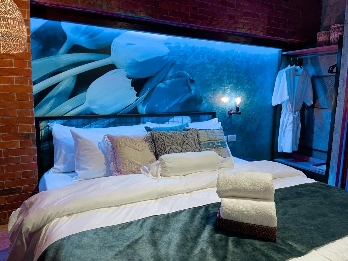 Apartment Clockworkorange Luxury 4-minutes Away To Airport