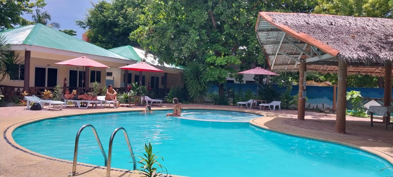 The Shark's Tail Dive Center Resort 3*