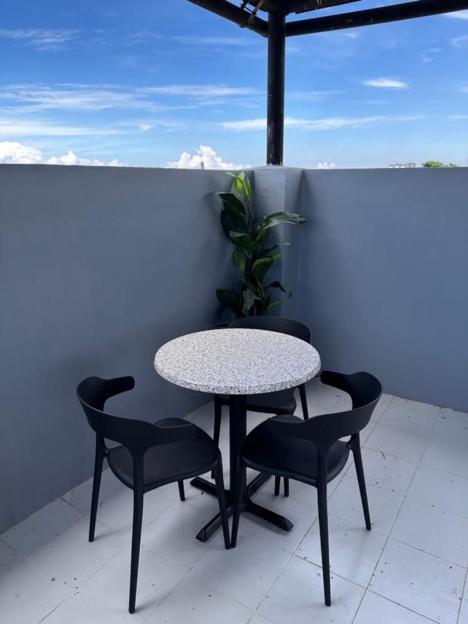Murals Mactan Albergue *