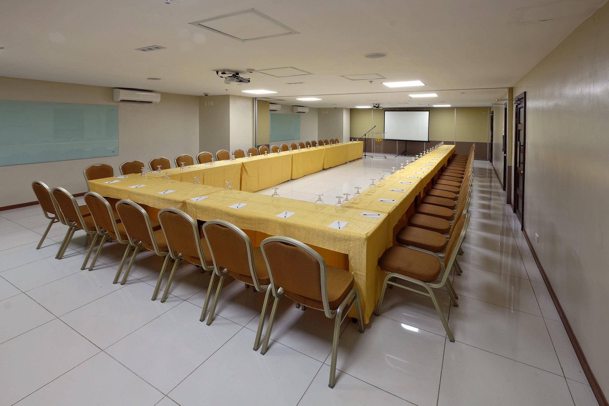 Golden & 3* Cebu