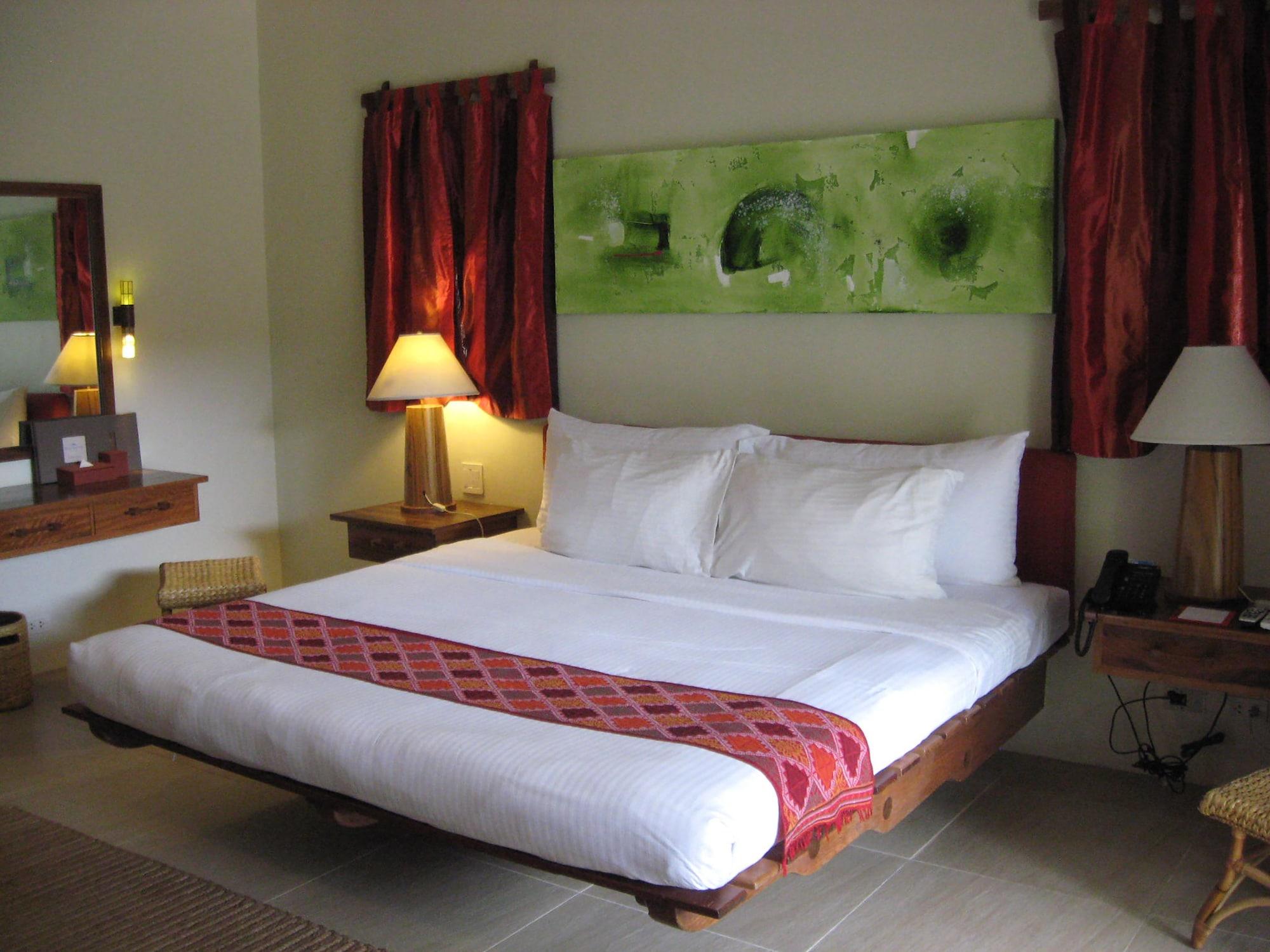 Resort Bluewater Maribago 4*