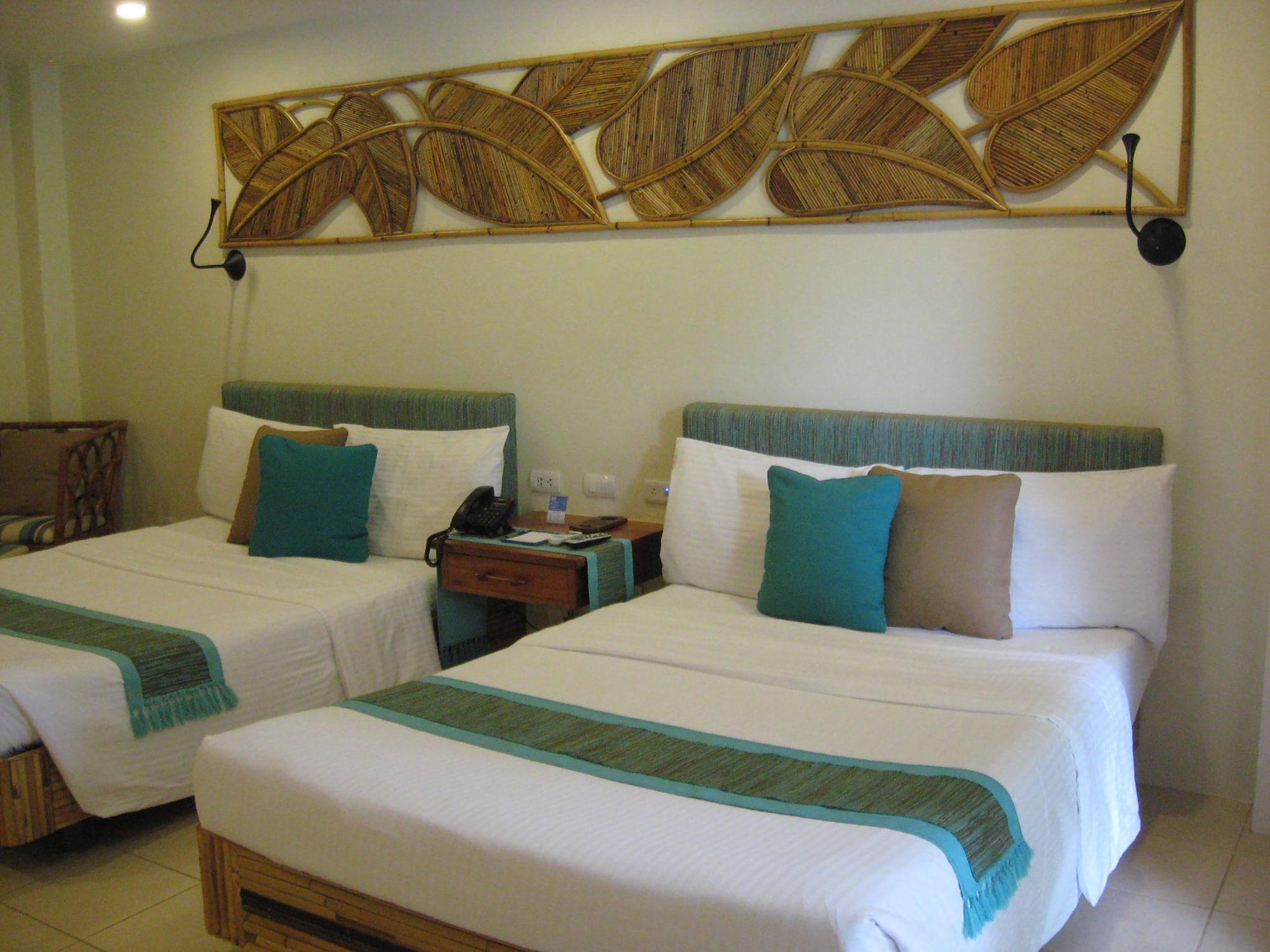 Resort Bluewater Maribago 4*