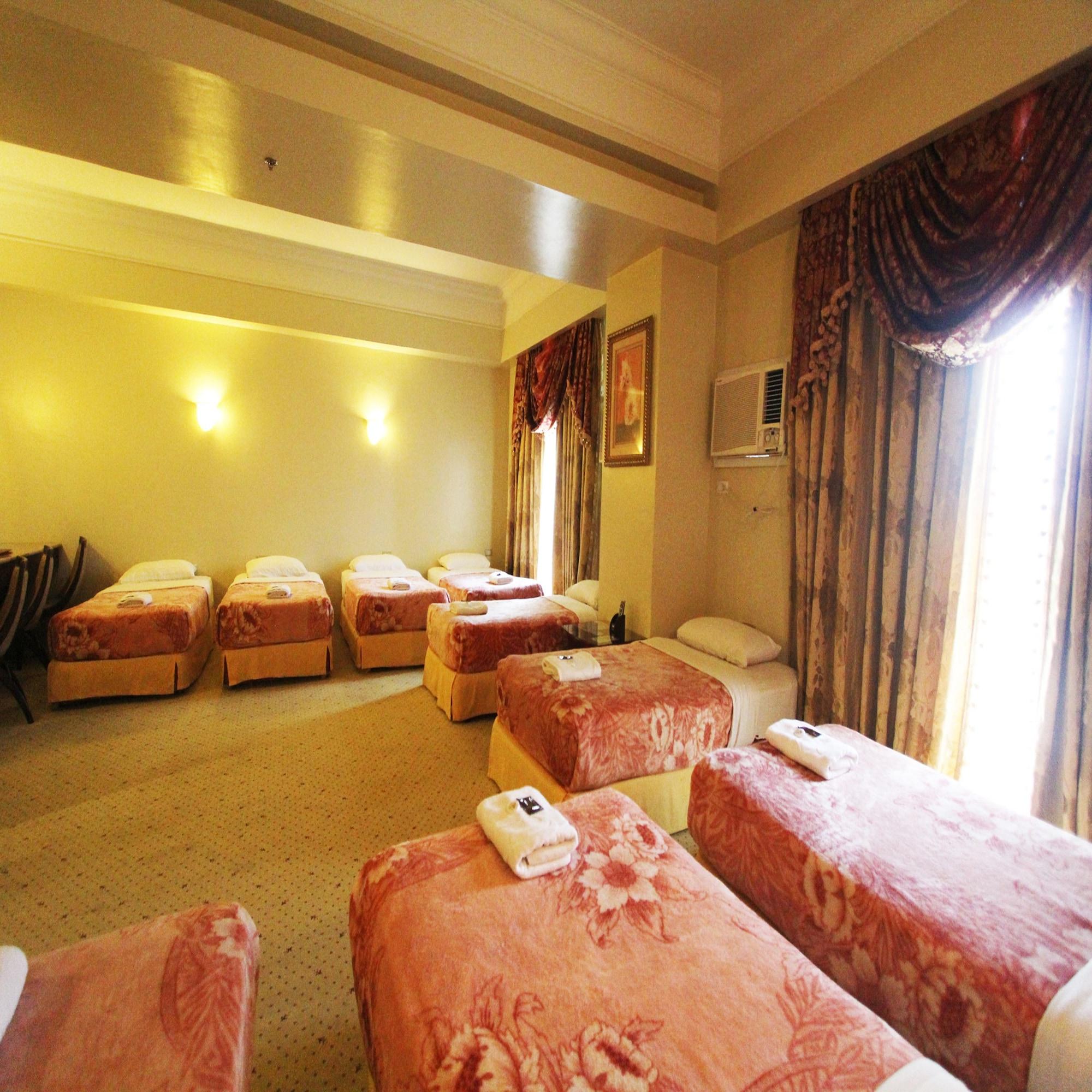 Hotel Sarrosa International And Residential 3*