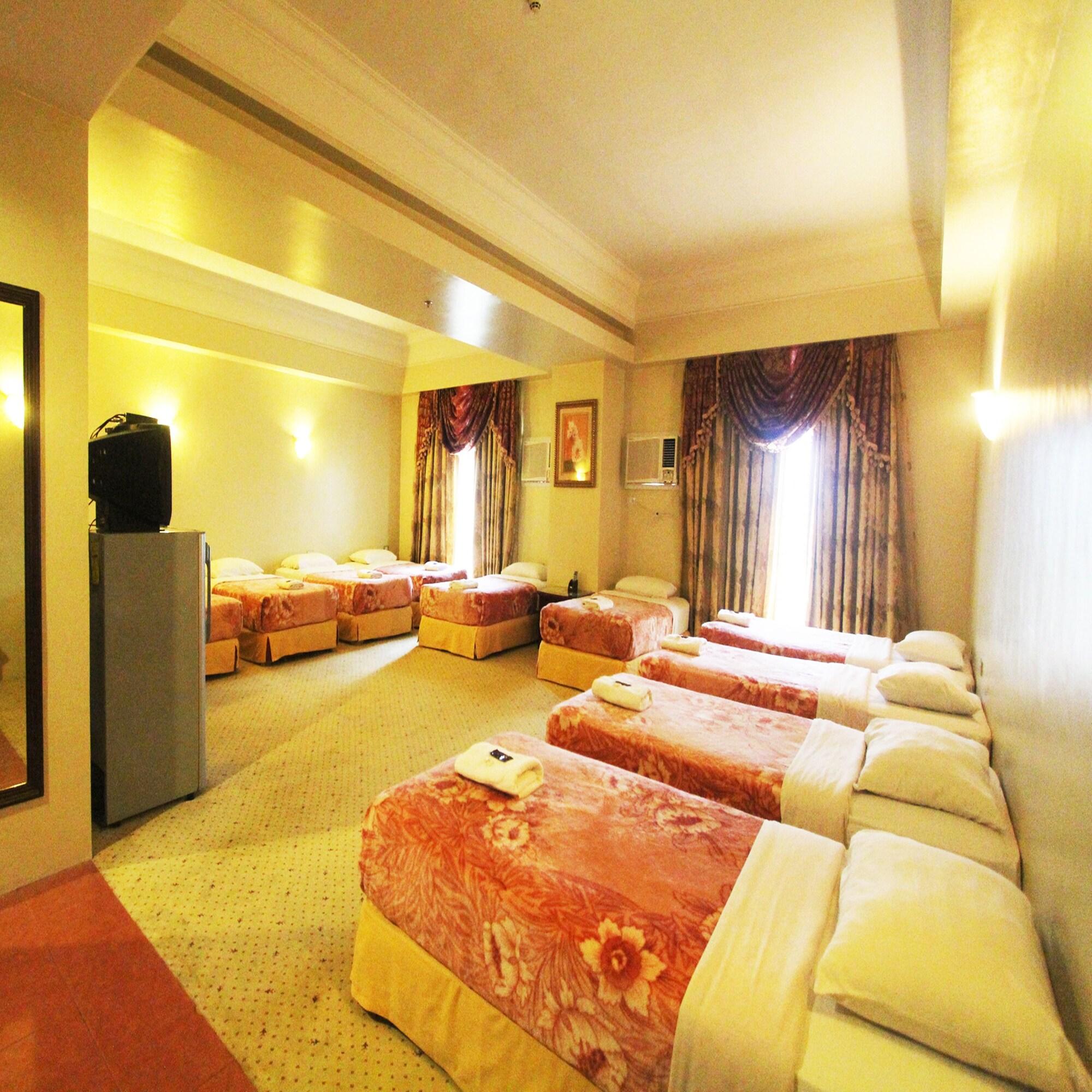 Sarrosa International And Residential 3*
