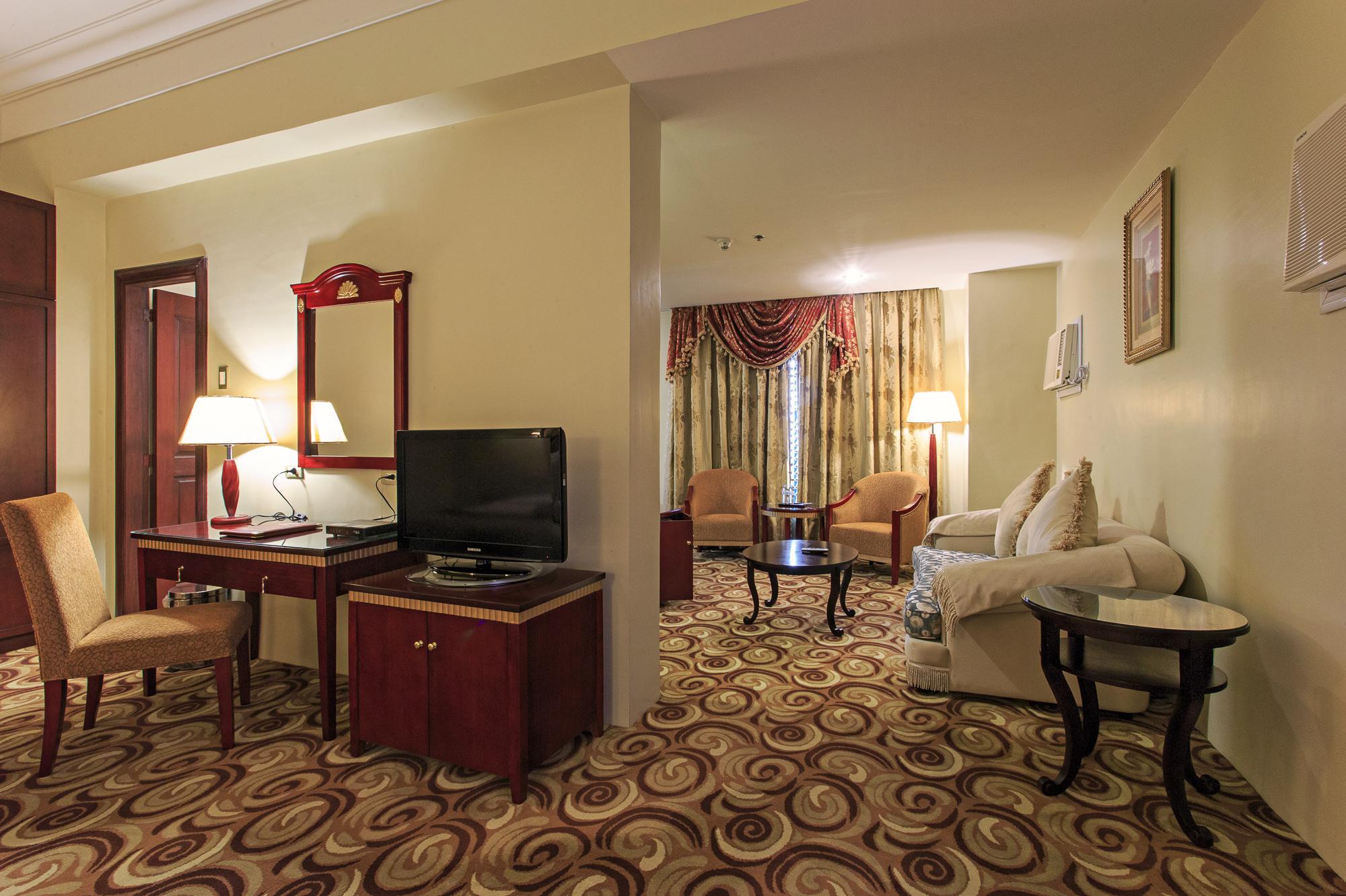 Hotel Sarrosa International And Residential Cebu