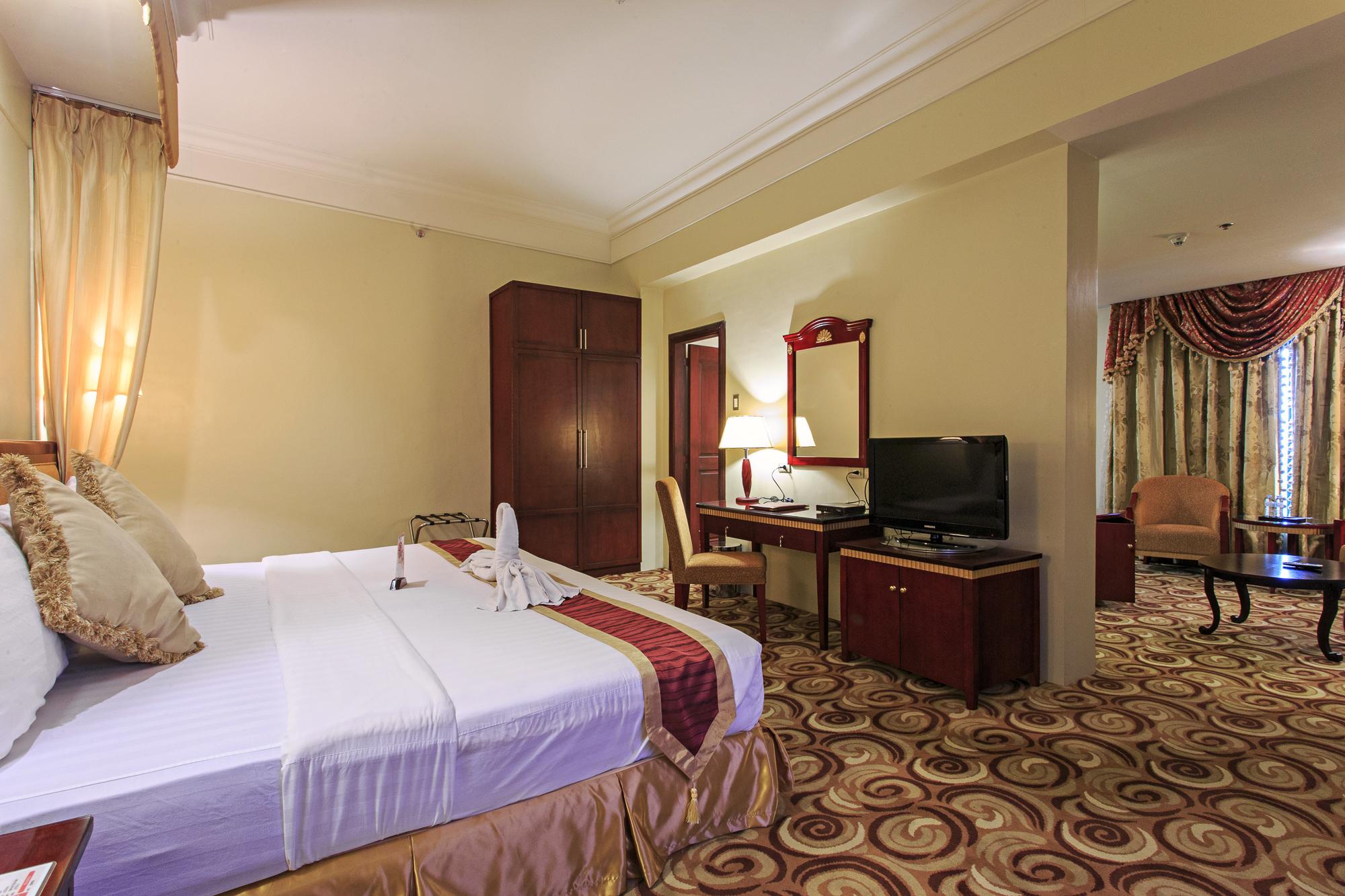 Hotel Sarrosa International And Residential