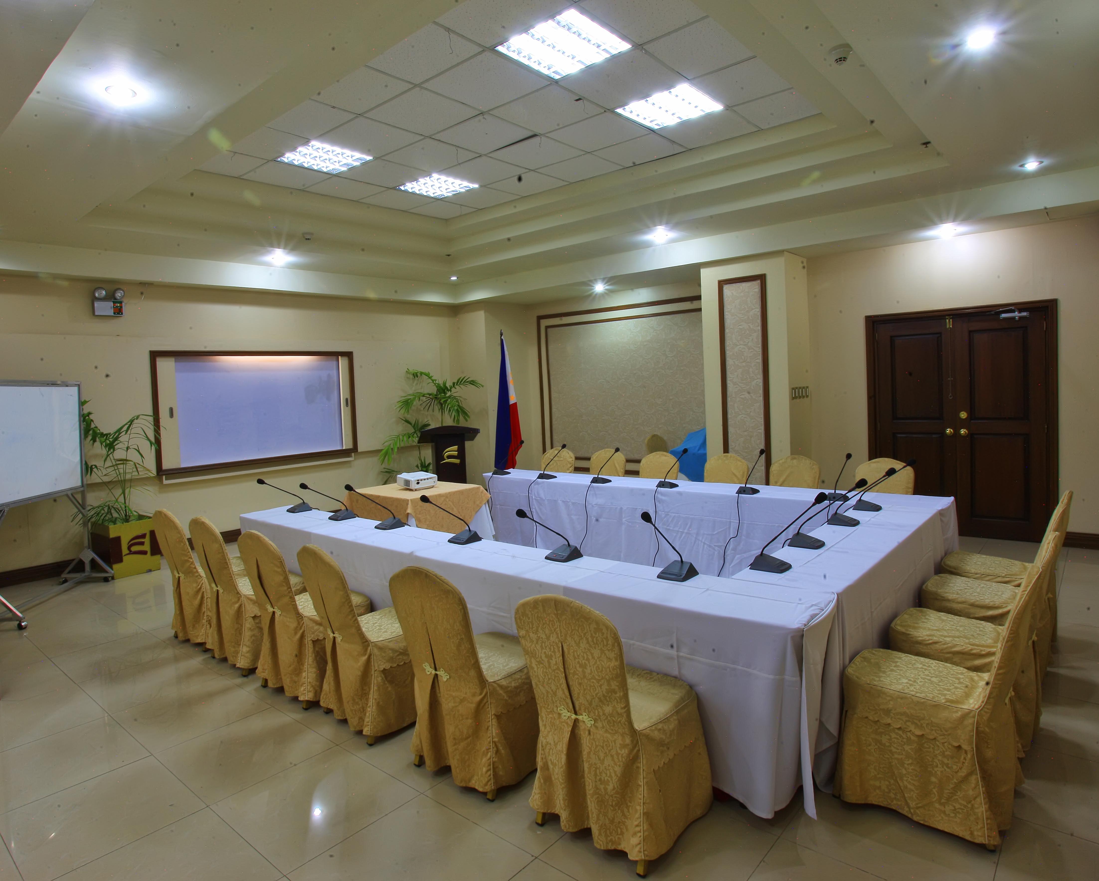 Hotel Sarrosa International And Residential 3*