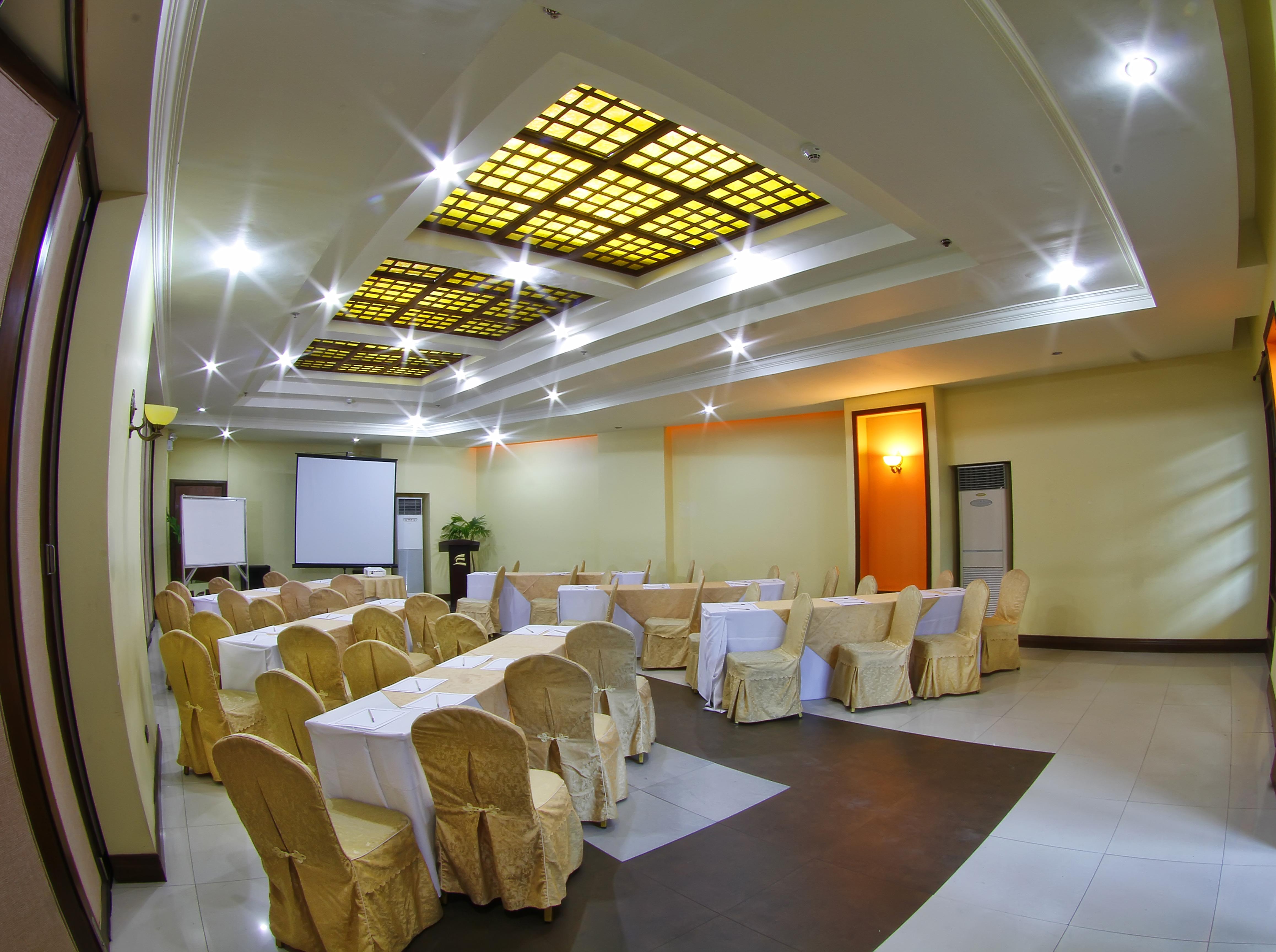 Hotel Sarrosa International And Residential Cebu
