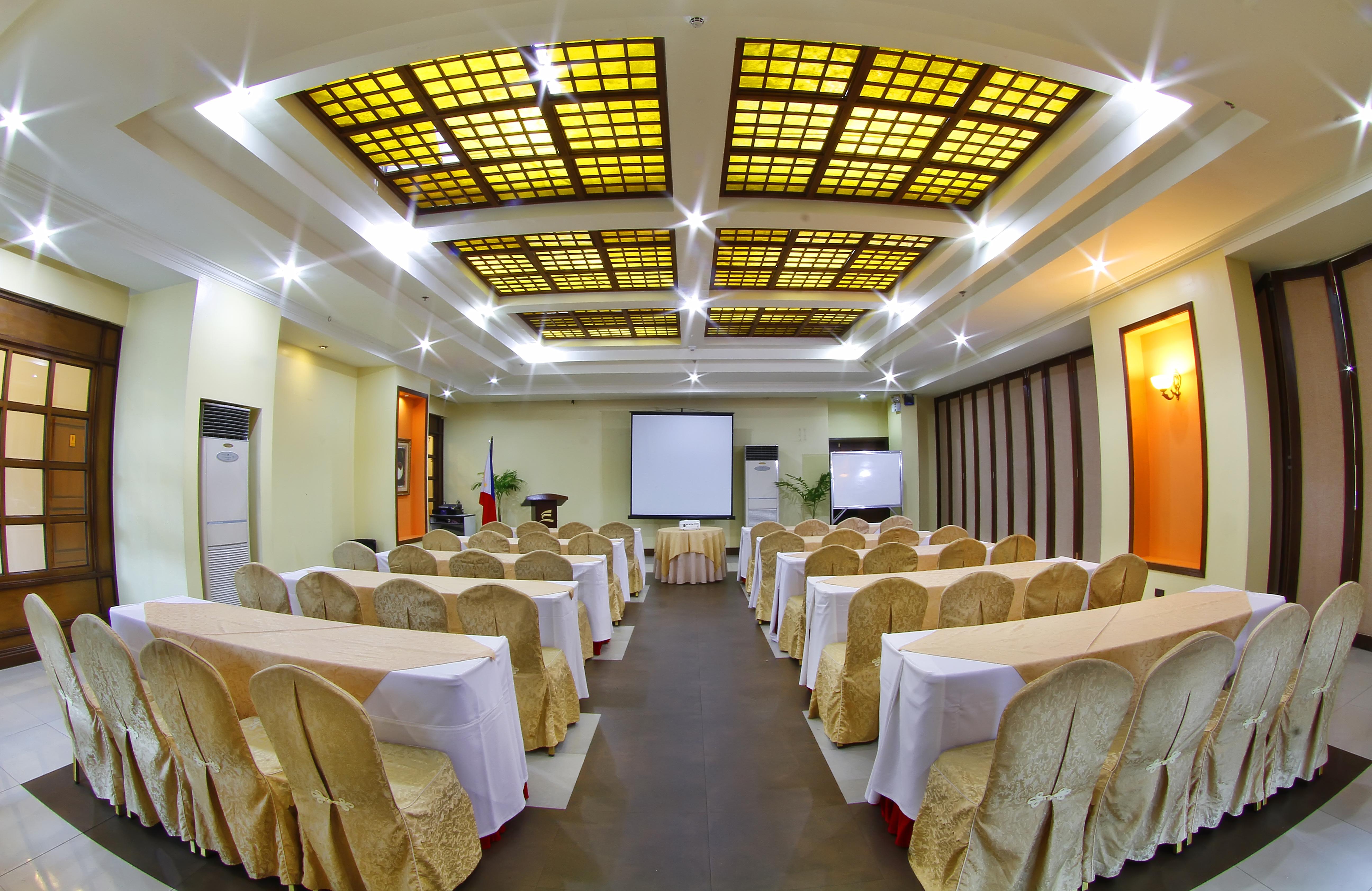 Sarrosa International And Residential 3*