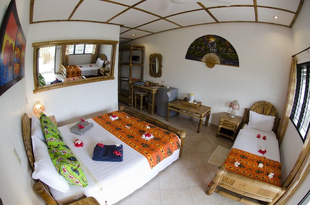 Resort Dolphin House 5*