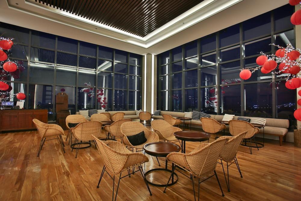 Maayo Hotel