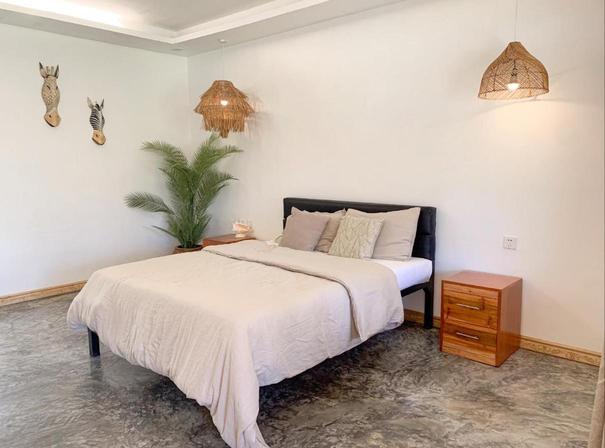 Resort Treeshade &