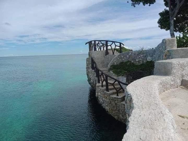 Bahay bakasyunan Camotes Sarah's *