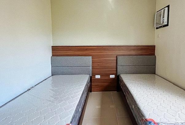 Reddoorz @ Leoncia Apartelle