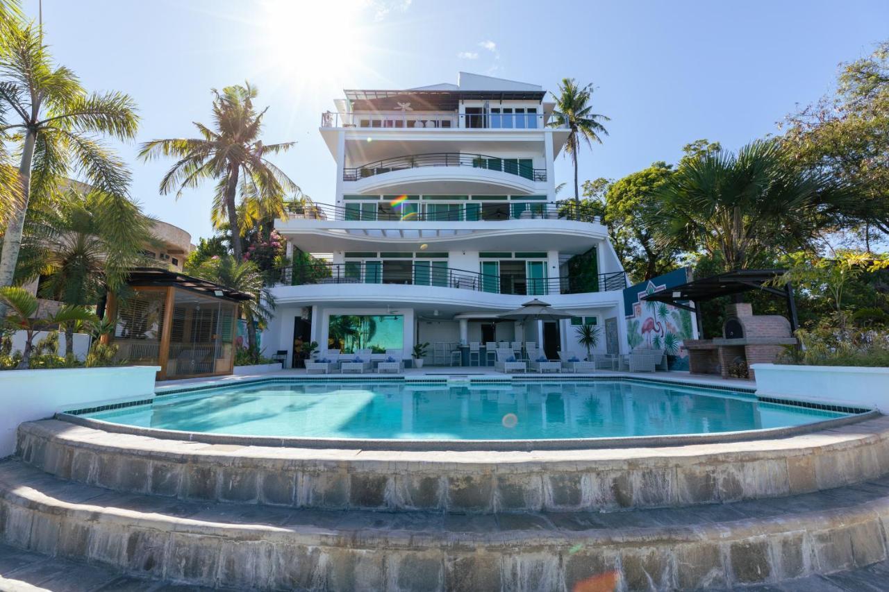 Andersson Beach House Cebu Villa