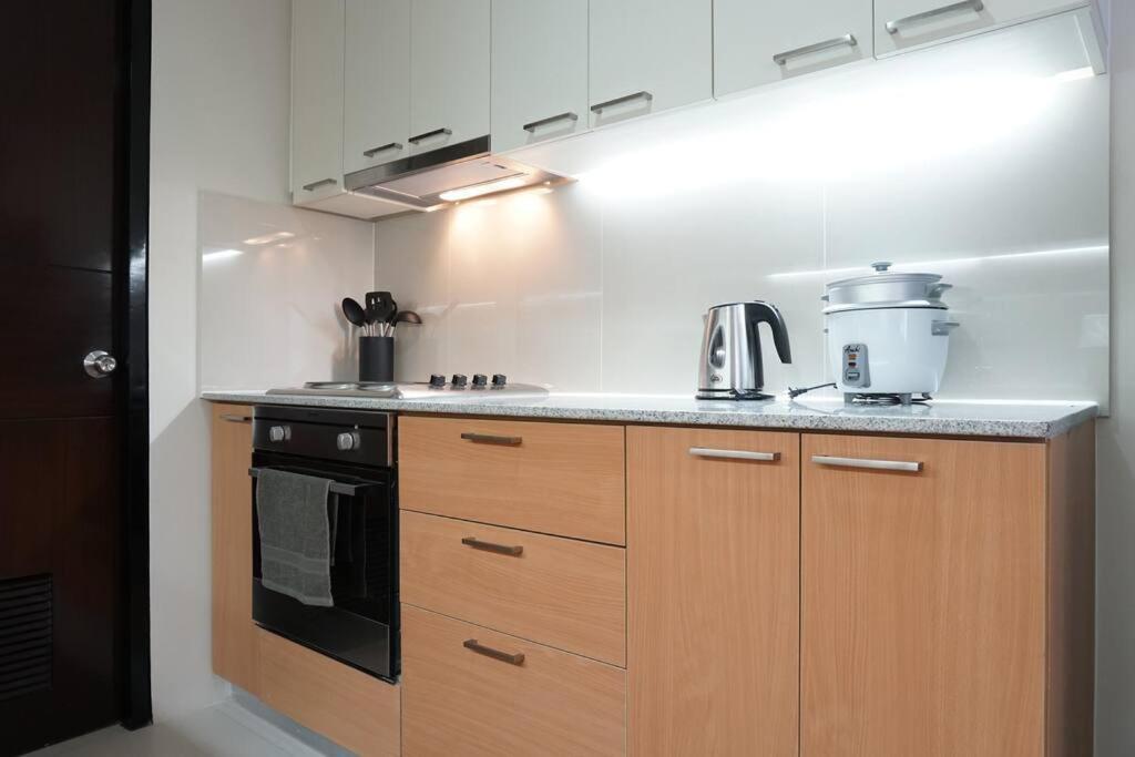 Mactan Newtown Family Breakaway! Apartment